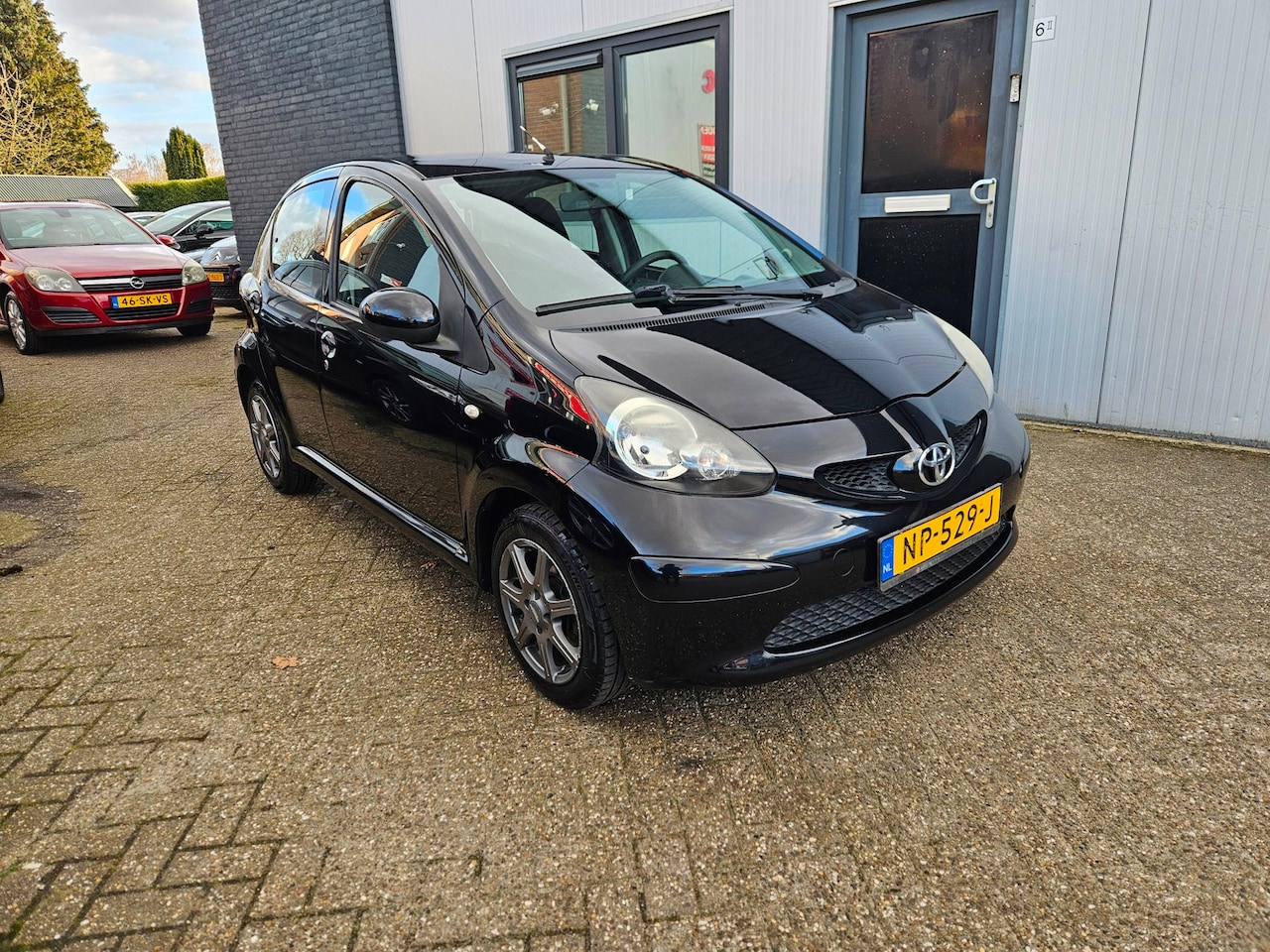 Toyota Aygo - 1.0-12V 5DRS 2007 Zwart|Airco - AutoWereld.nl