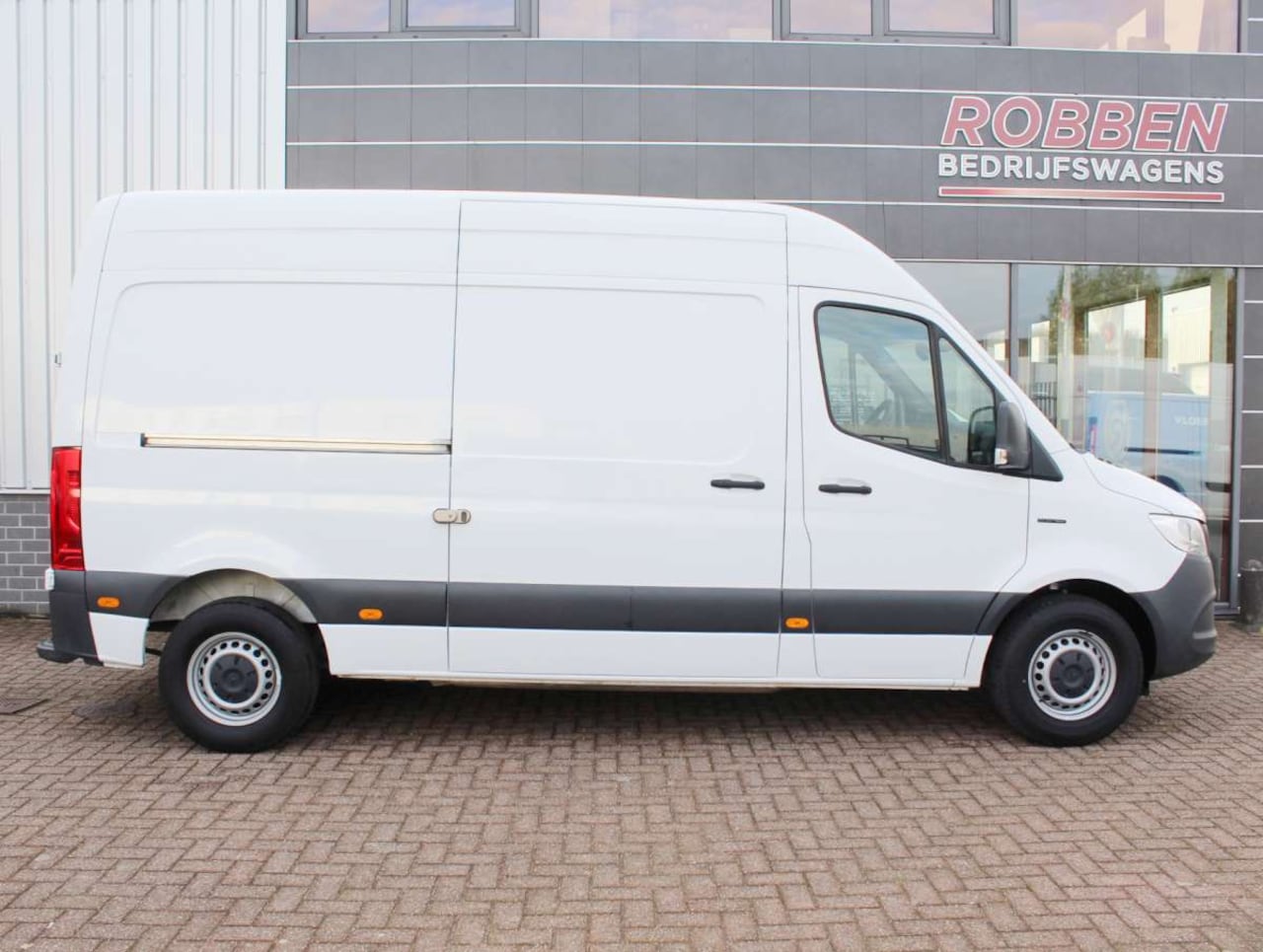 Mercedes-Benz eSprinter - L2H2 47 kWh Elektrisch Aut. Airco/Cam - AutoWereld.nl