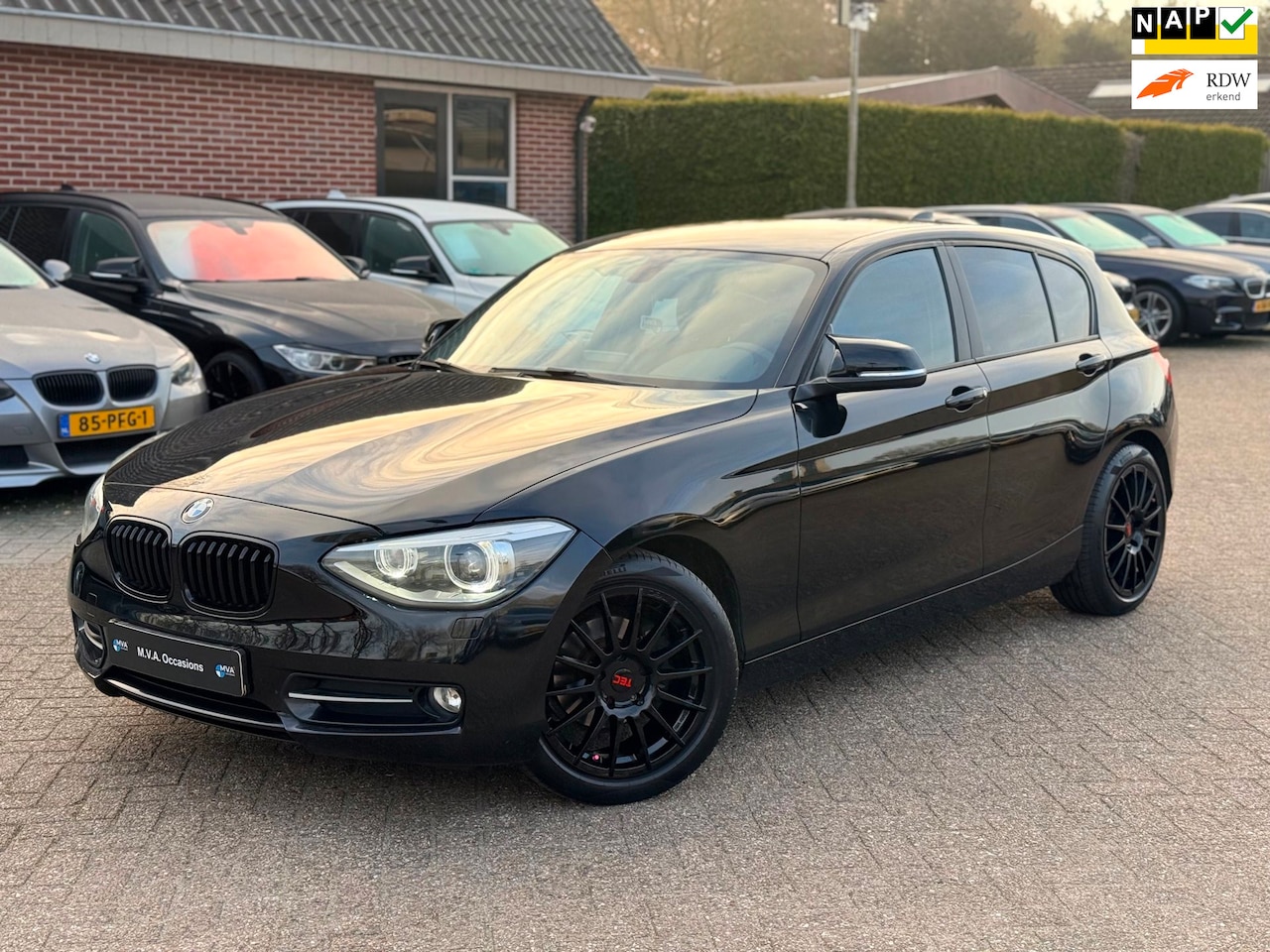BMW 1-serie - 114i EDE Corporate Lease Edition Sport|Nieuwe Ketting + Klepseals|Navigatie|Cruise control - AutoWereld.nl