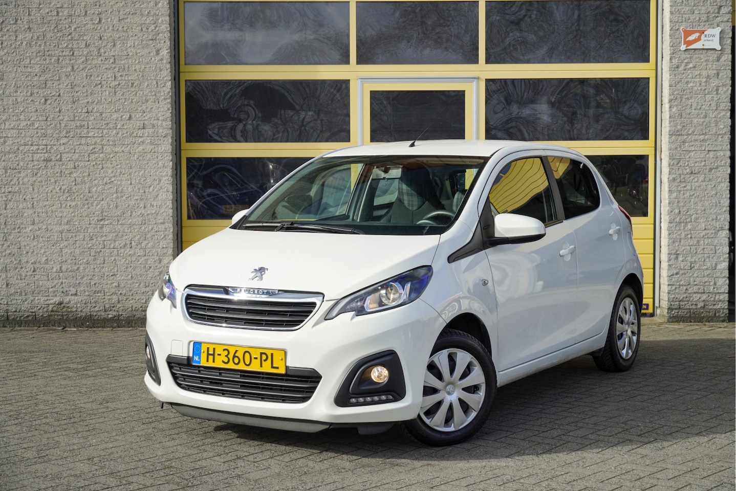 Peugeot 108 - 1.0 e-VTi 5drs Active BJ2020 Led | Airco | Stuurbekrachtiging | Getint glas - AutoWereld.nl