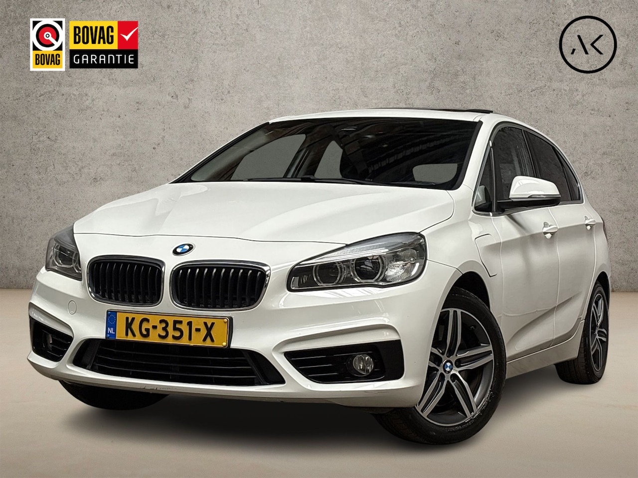 BMW 2-serie Active Tourer - 225xe iPerformance Sport 225Pk Automaat (PANORAMADAK, NAVIGATIE, STOELVERWARMING, GETINT G - AutoWereld.nl