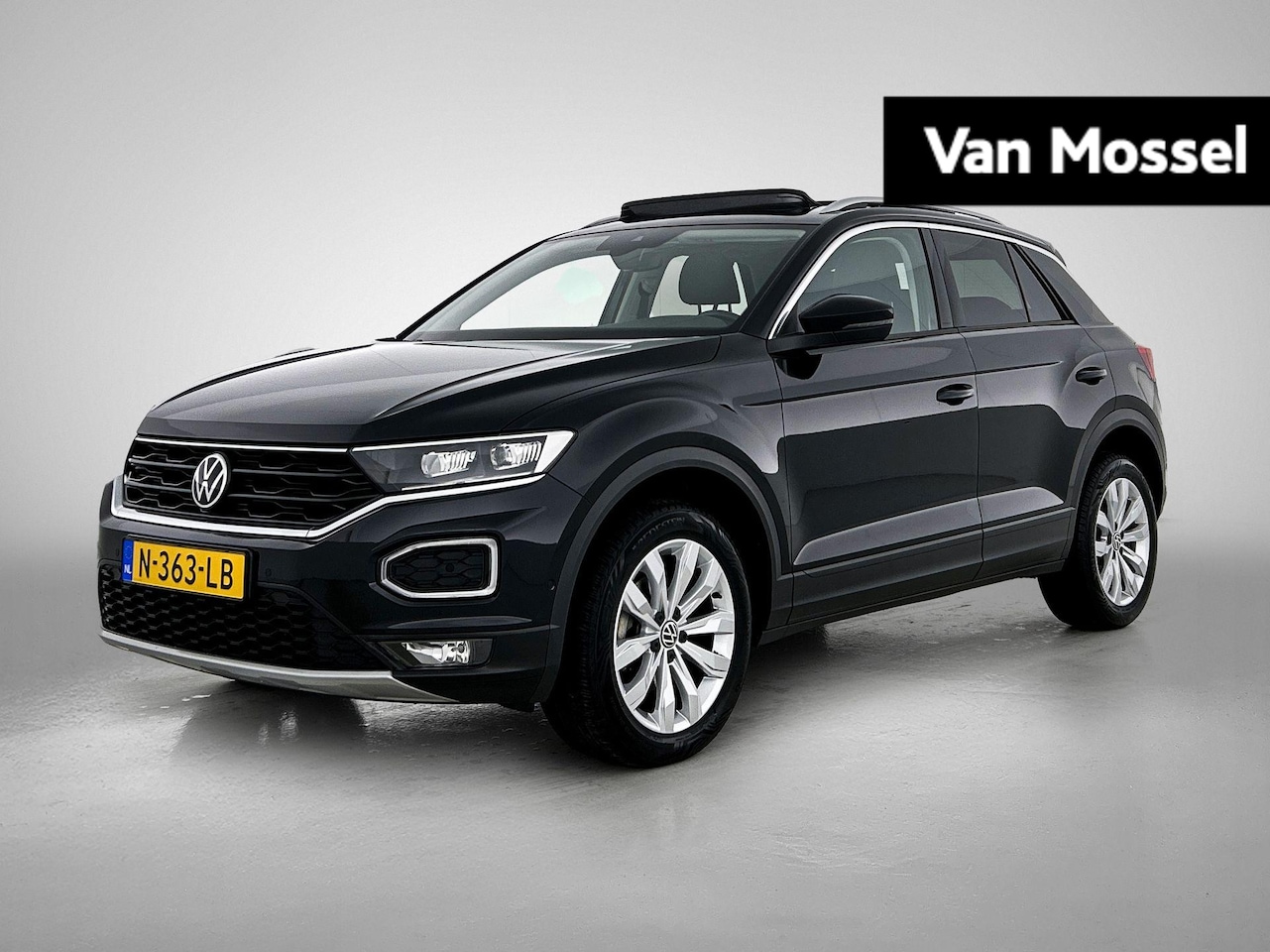 Volkswagen T-Roc - 1.5 TSI Style Business | 150 PK | Panoramadak | Navigatie | Achteruitrijcamera | Stoelverw - AutoWereld.nl