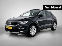 Volkswagen T-Roc - 1.5 TSI Style Business | 150 PK | Panoramadak | Navigatie | Achteruitrijcamera | Stoelverw