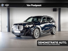 BMW iX1 - eDrive20 | M Sport | Stoelverwarming | Premium Pack | Achteruitrijcamera |