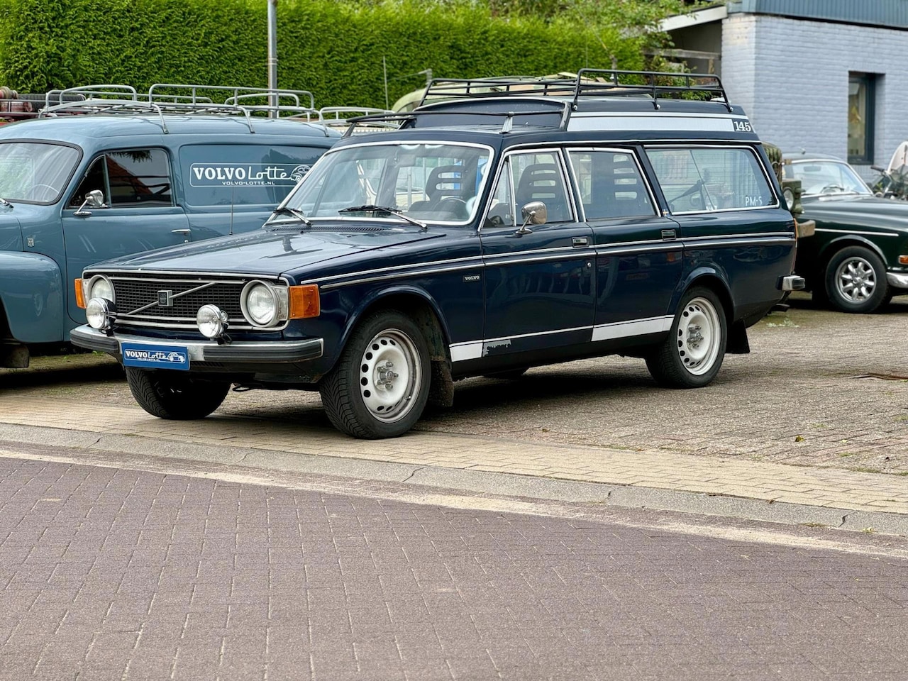 VOLVO 145 EXPRESS