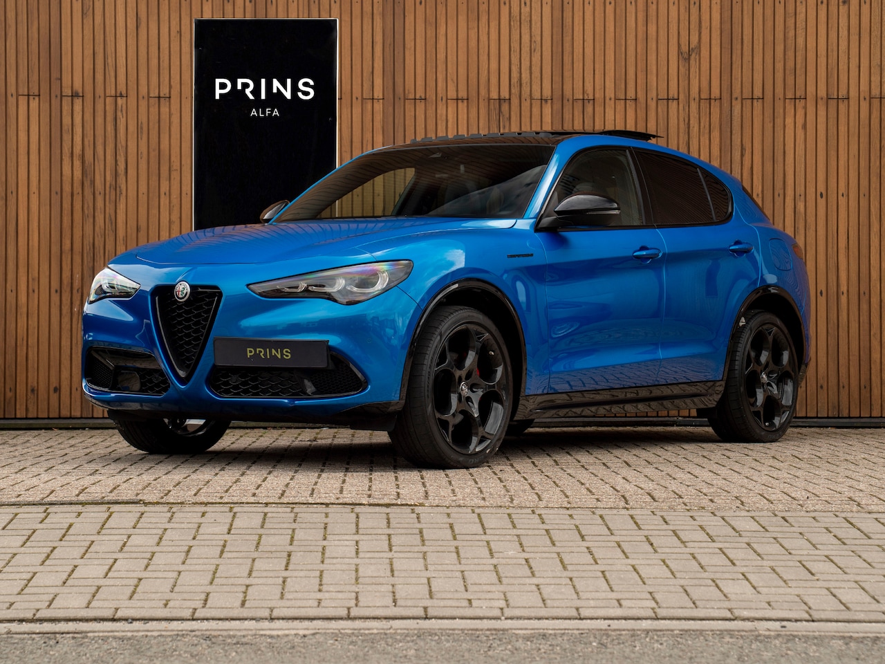 Alfa Romeo Stelvio - 2.0T GME AWD Competizione 280pk | Pano-dak | Harman/Kardon | 21 inch | Lederen dash. - AutoWereld.nl