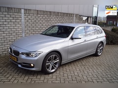 BMW 3-serie Touring - 316i Executive Sport Line Autom Navi Xenon Sportst Apple Carplay Clima Cruise PDC LMV 18 T