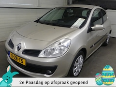 Renault Clio - 1.6-16V Dynamique - Automaat - Trekhaak
