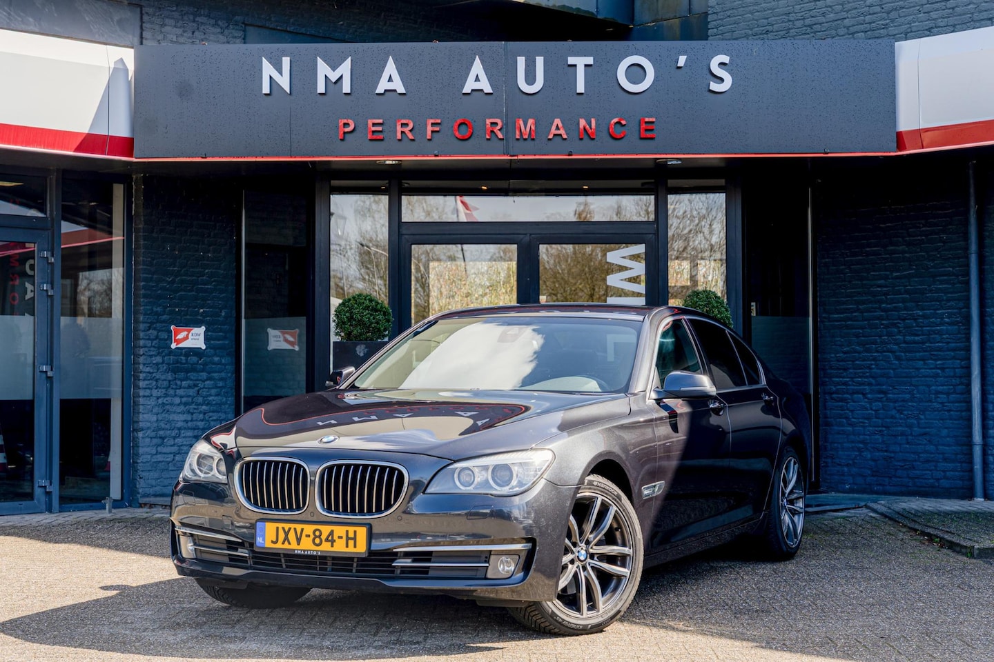 BMW 7-serie - 730d xDrive Executive BTW AUTO / SOFT-CLOSE / KEYLESS & GO / FACELIFT / SPORT STOELEN / EL - AutoWereld.nl