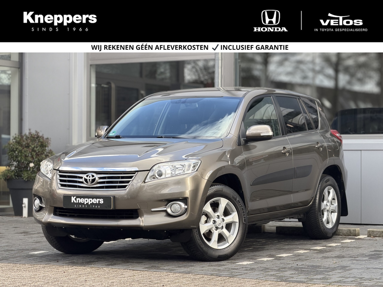 Toyota RAV4 - 2.0 VVTi AWD Executive Business | GEEN AFLEVERKOSTEN |  Trekhaak, All seasonbanden, Elektr - AutoWereld.nl
