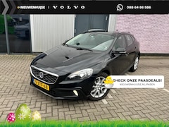 Volvo V40 Cross Country - 1.6 T4 Momentum | Navigatie | Trekhaak | Lichtmetalen Velgen 17 inch | Parkeersensoren | L