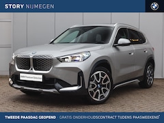 BMW iX1 - eDrive20 High Executive xLine / Panoramadak / Trekhaak / Sportstoelen / Comfort Access / S