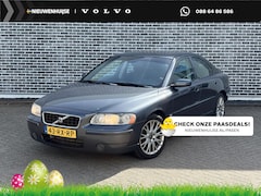 Volvo S60 - 2.0T Kinetic Chrono | Trekhaak | Lichtmetalen Velgen 17 inch | Climate Control | Mistlampe