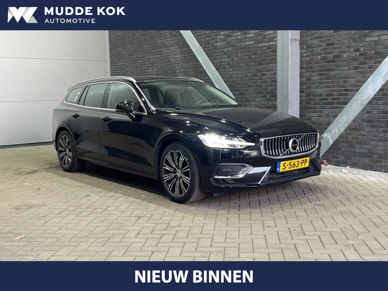 Volvo V60 - T4 Inscription | Leder | Camera | Apple Carplay | Stoelverwarming | Elektrische Achterklep - AutoWereld.nl