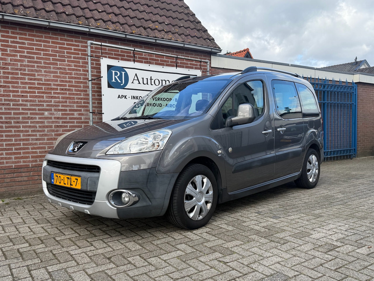 Peugeot Partner Tepee - 1.6 VTi Outdoor APK/NAP - AutoWereld.nl