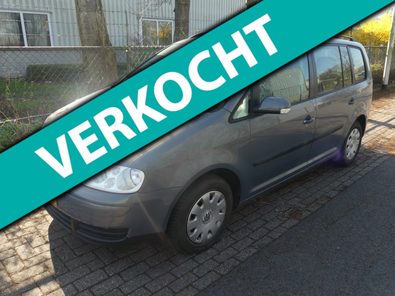 Volkswagen Touran - 1.6-16V FSI - Stuurbekrachtiging defect - AutoWereld.nl