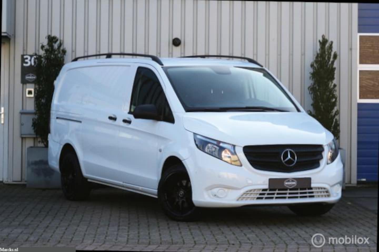 Mercedes-Benz Vito - Bestel 111 CDI Lang EURO 6 Versnelingen 3 Pers - AutoWereld.nl