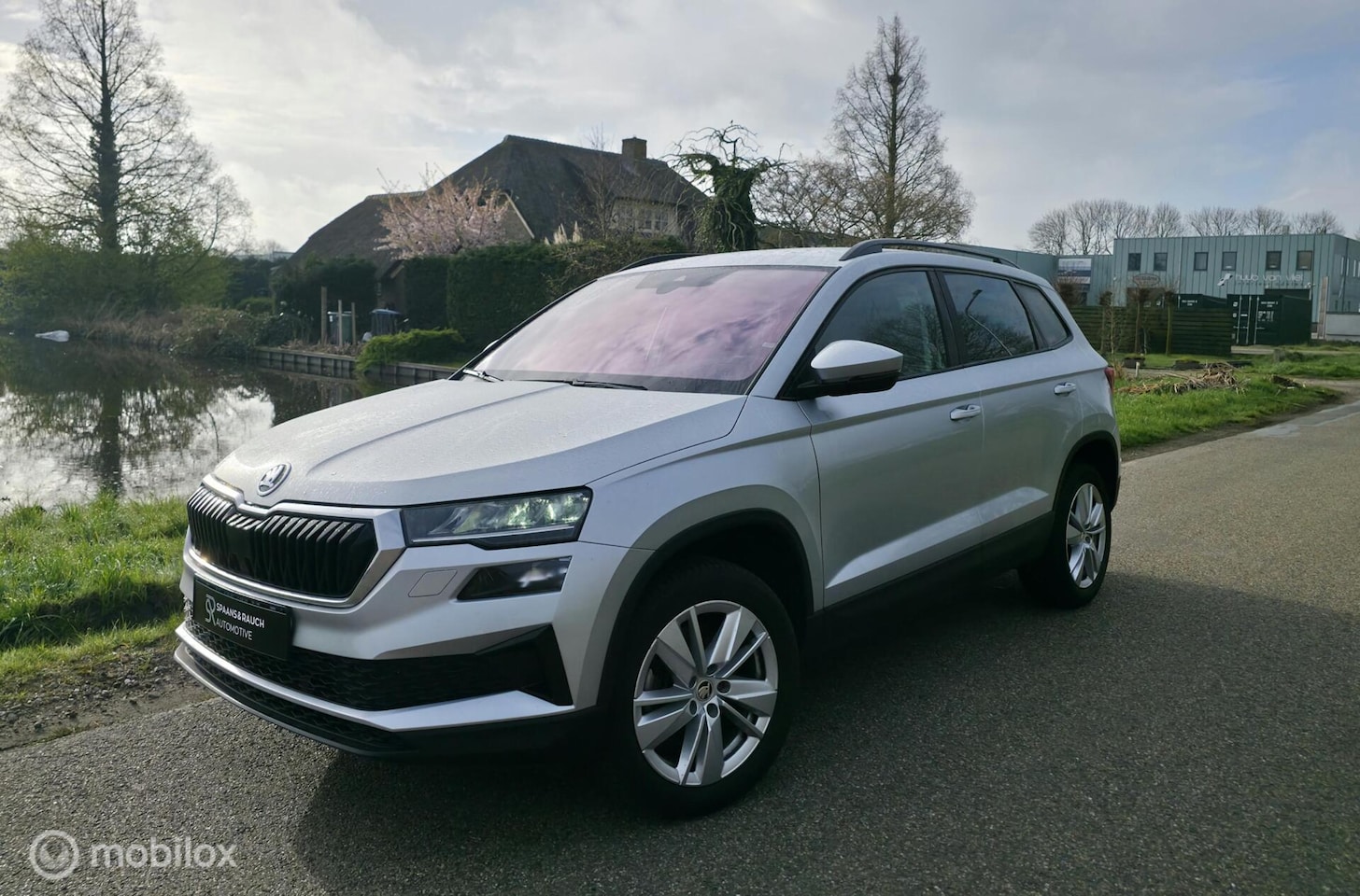 Skoda Karoq - 1.5 TSI ACT / El. Trekh. / Navi / Camera / Carplay - AutoWereld.nl