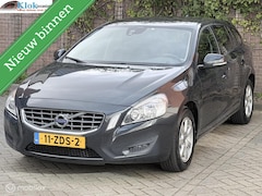 Volvo V60 - 1.6 T3 Kinetic NAP Automaat Navi Cruise Clima