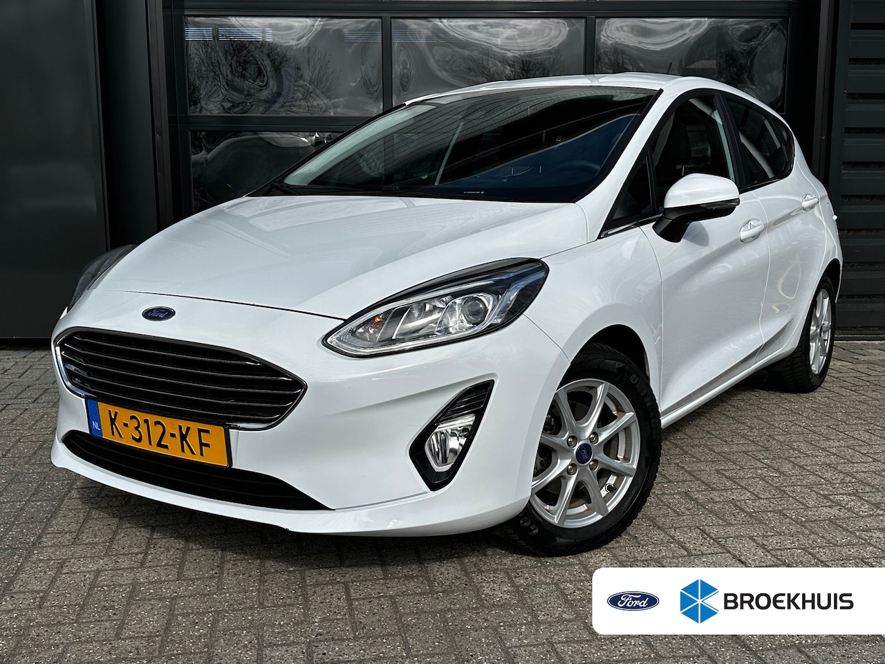 Ford Fiesta - 1.0 Titanium | STUUR, STOEL EN VOORRUITVERWARMING| NAVIGATIE + APPLE CARPLAY/ANDROID AUTO| - AutoWereld.nl