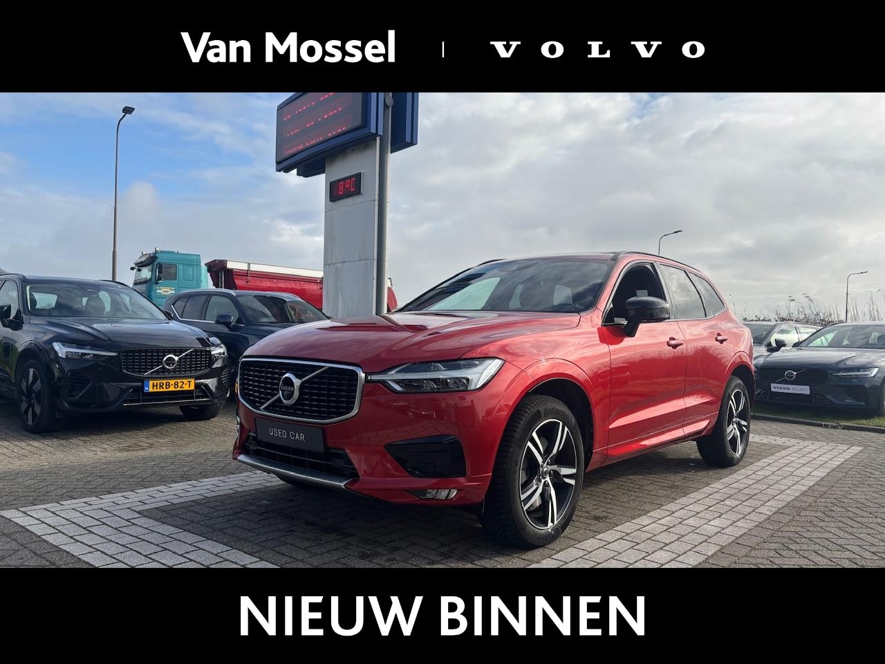 Volvo XC60 - B5 R-Design | Luchtvering | Bowers & Wilkins | Memory | Panoramadak | - AutoWereld.nl