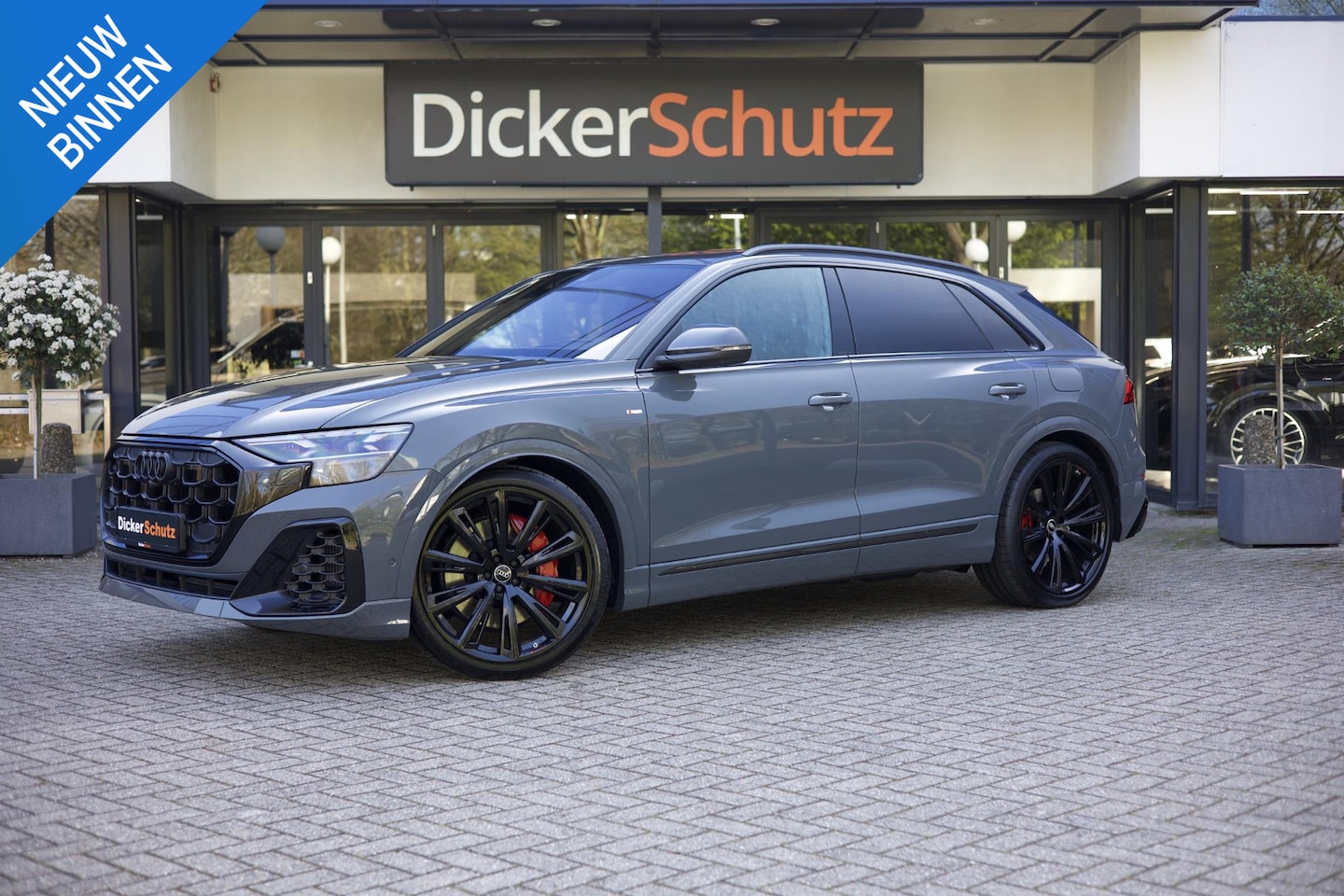 Audi Q8 - 60 TFSIe Competition Exclusive Kleur | Pano | Vierwielb. | Massage - AutoWereld.nl