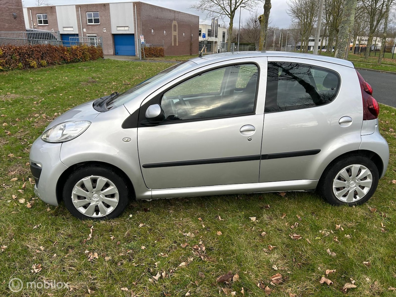 Peugeot 107 - 1.0 Active 1.0 Active - AutoWereld.nl