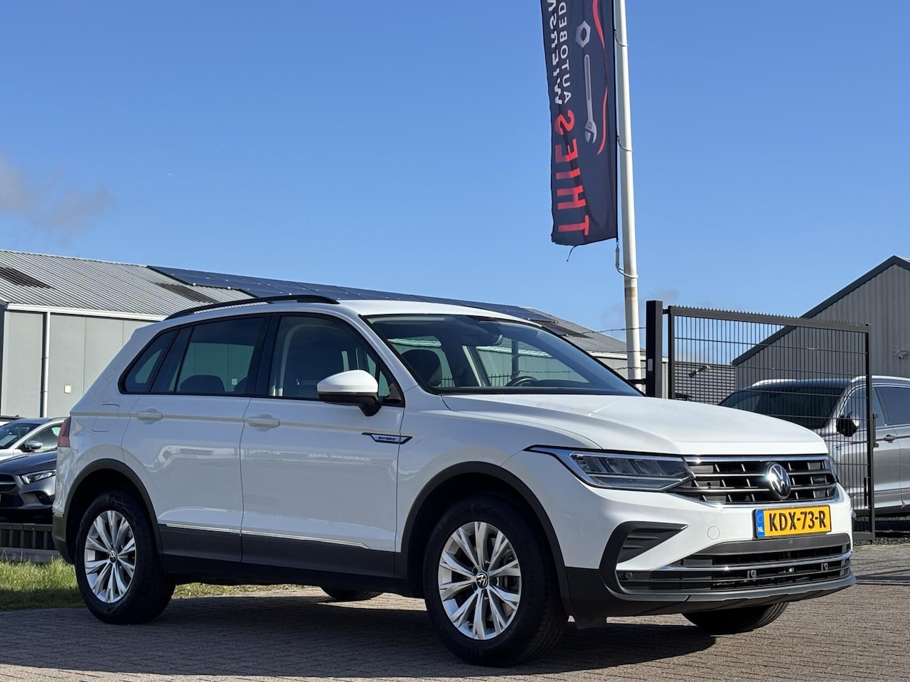 Volkswagen Tiguan - 1.4 TSI eHybrid Life acc trekhaak - AutoWereld.nl
