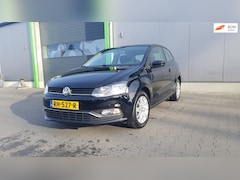 Volkswagen Polo - 1.0 Comfortline in nieuwstaat 1e eigenaar Airco Centr.vergr. Elek.ramen Weinig KM Parkeers
