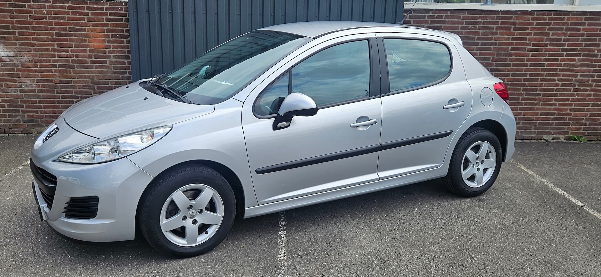 Peugeot 207 - 1.4 VTi X-Line - AutoWereld.nl