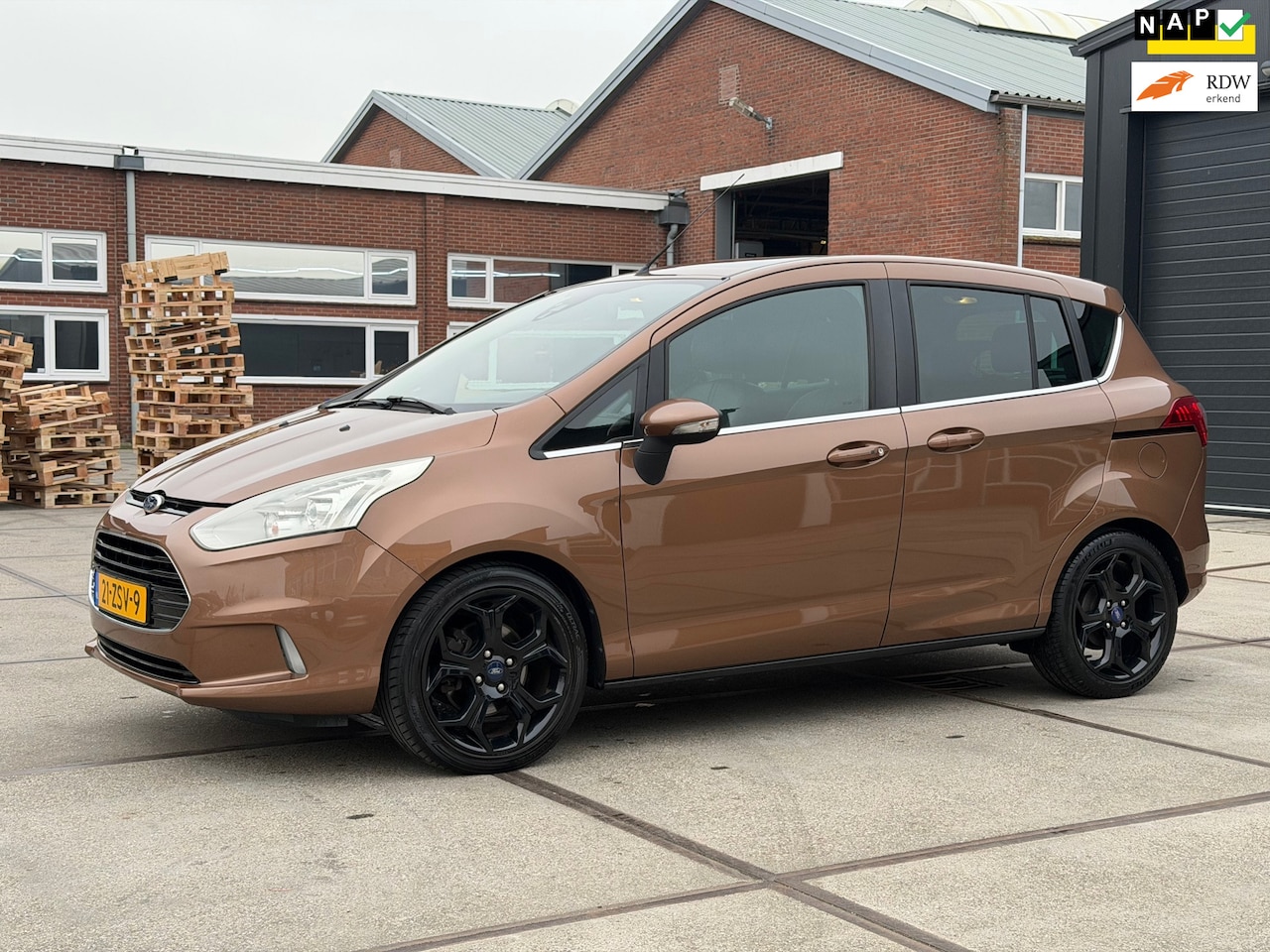 Ford B-Max - 1.0 EcoBoost Titanium Pano Cruise X Pack NAP - AutoWereld.nl