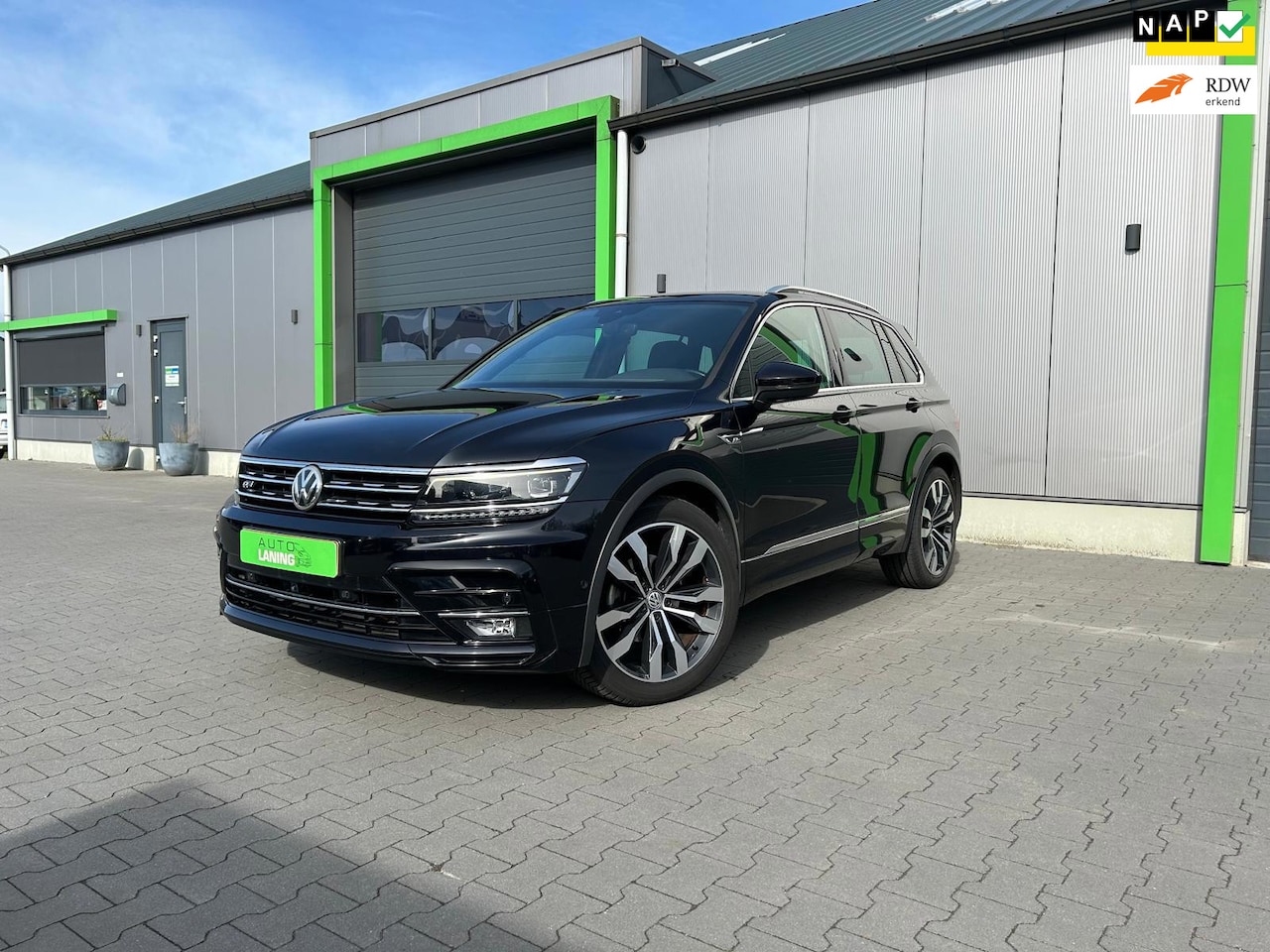 Volkswagen Tiguan - 1.5 TSI ACT Highline Business 3X R-line!!! Pano Trekhaak 360 Virtual - AutoWereld.nl