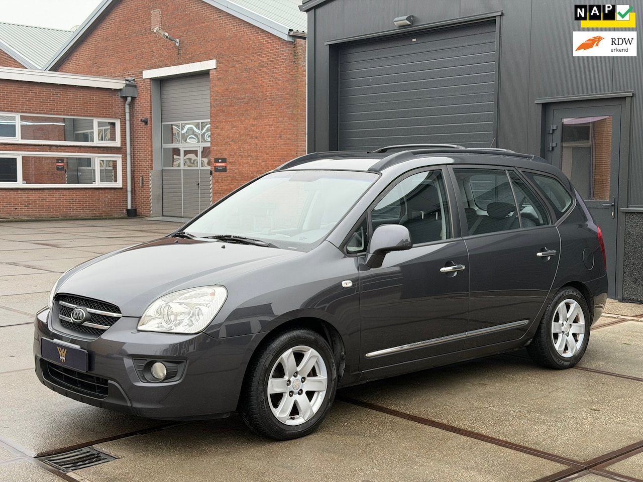 Kia Carens - 2.0 CVVT X-ecutive Navi PDC Trekhaak NAP 1ste eigenaar - AutoWereld.nl