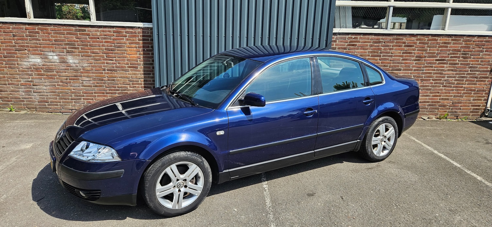 Volkswagen Passat - 2.0 Comfortline - AutoWereld.nl