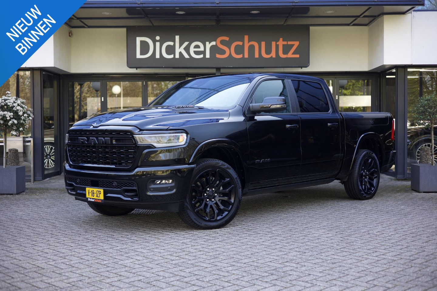 Dodge Ram 1500 - Crew Cab Limited Night HO Pano | Massage | LPG - AutoWereld.nl