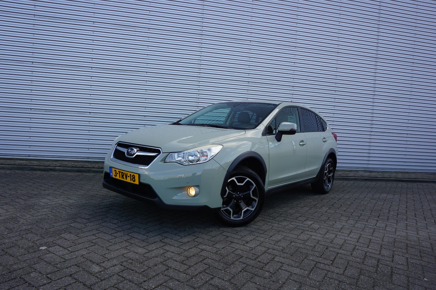Subaru XV - 2.0i Luxury AWD Airco / Navi / Cruise / Camera / Leder / Parkeers. / Stoelverw. / Trekhaak - AutoWereld.nl