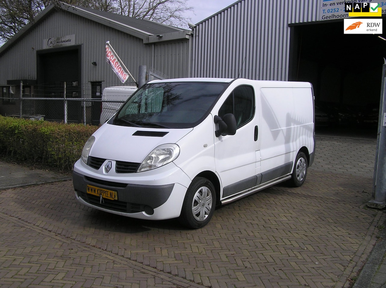 Renault Trafic - 2.0 dCi T27 L1H1 Générique nap airco - AutoWereld.nl