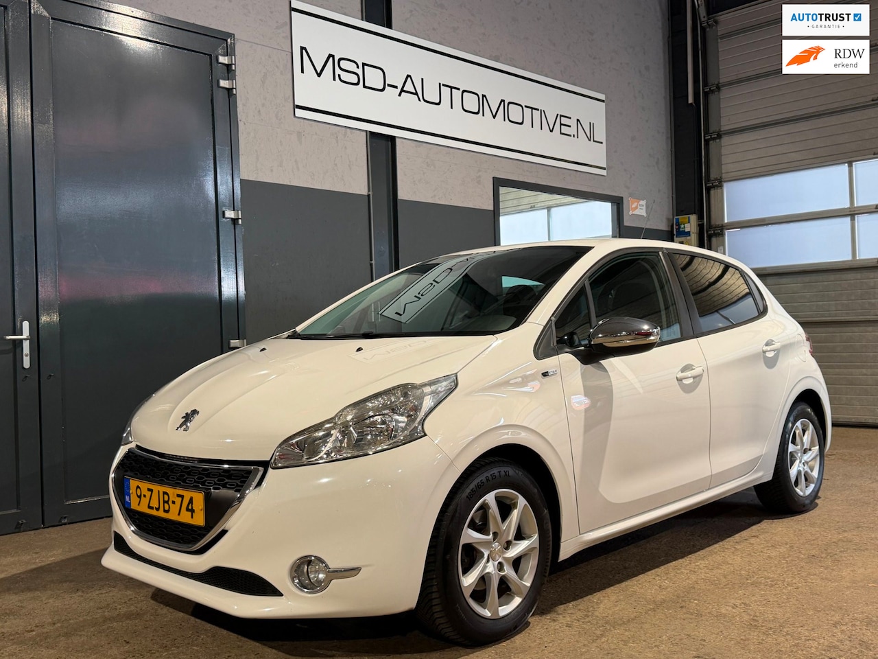 Peugeot 208 - 1.2 PureTech Style Pack Navigatie PDC Achter NAP - AutoWereld.nl