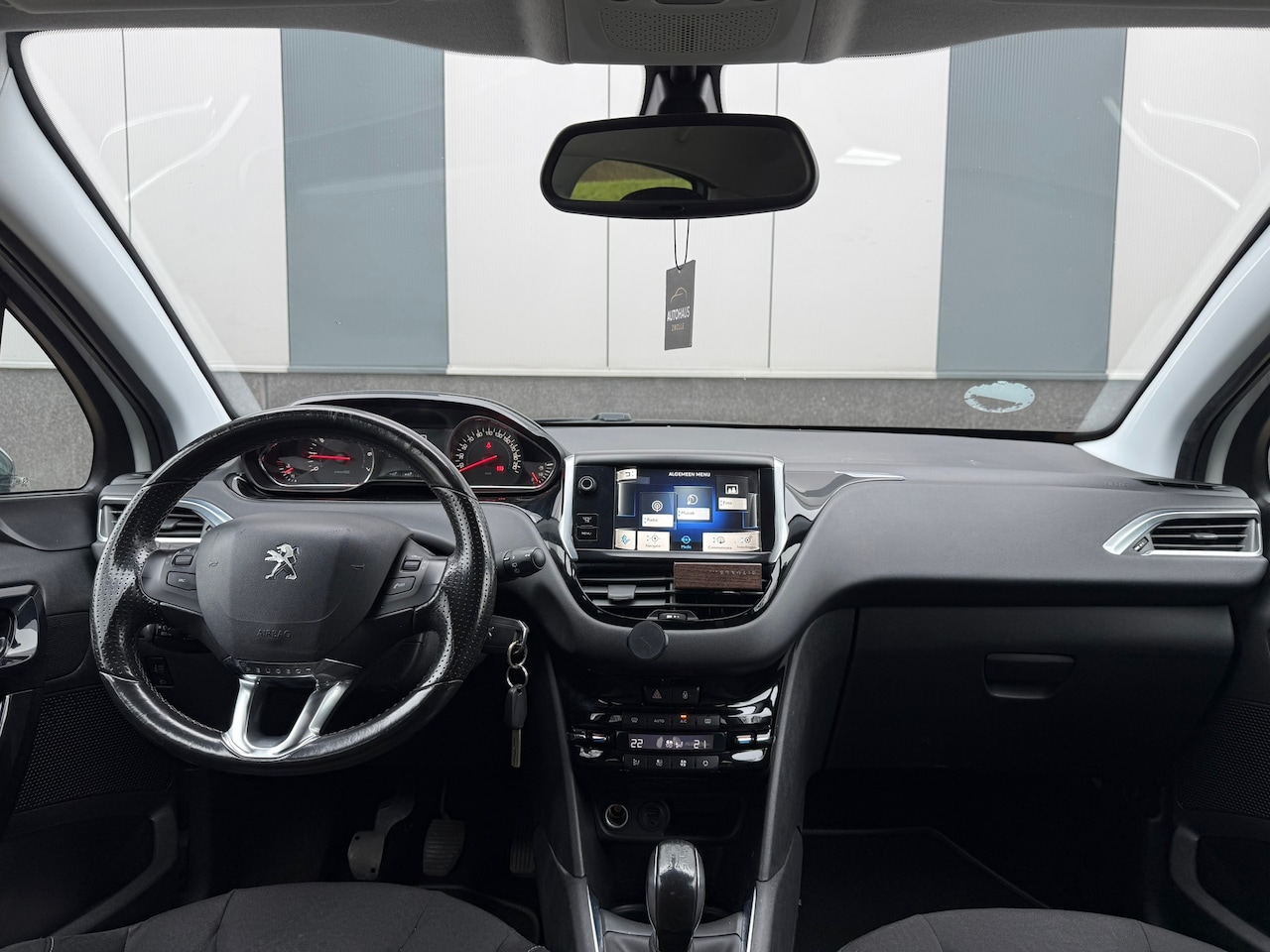 Peugeot 208 - 1.2 VTi 82pk 5Deurs 2014 NAP - AutoWereld.nl