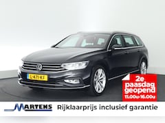 Volkswagen Passat Variant - 1.5 TSI 150pk DSG Business HUD Trekhaak Camera Keyless Navigatie Voorruitverwarming