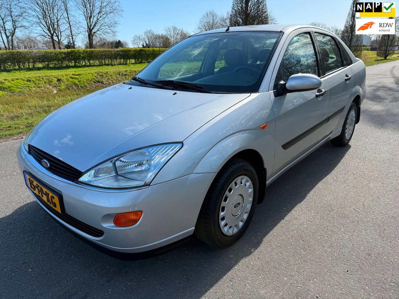 Ford Focus - 1.6-16V Ghia 1.6-16V Ghia NIEUWSTAAT - AutoWereld.nl