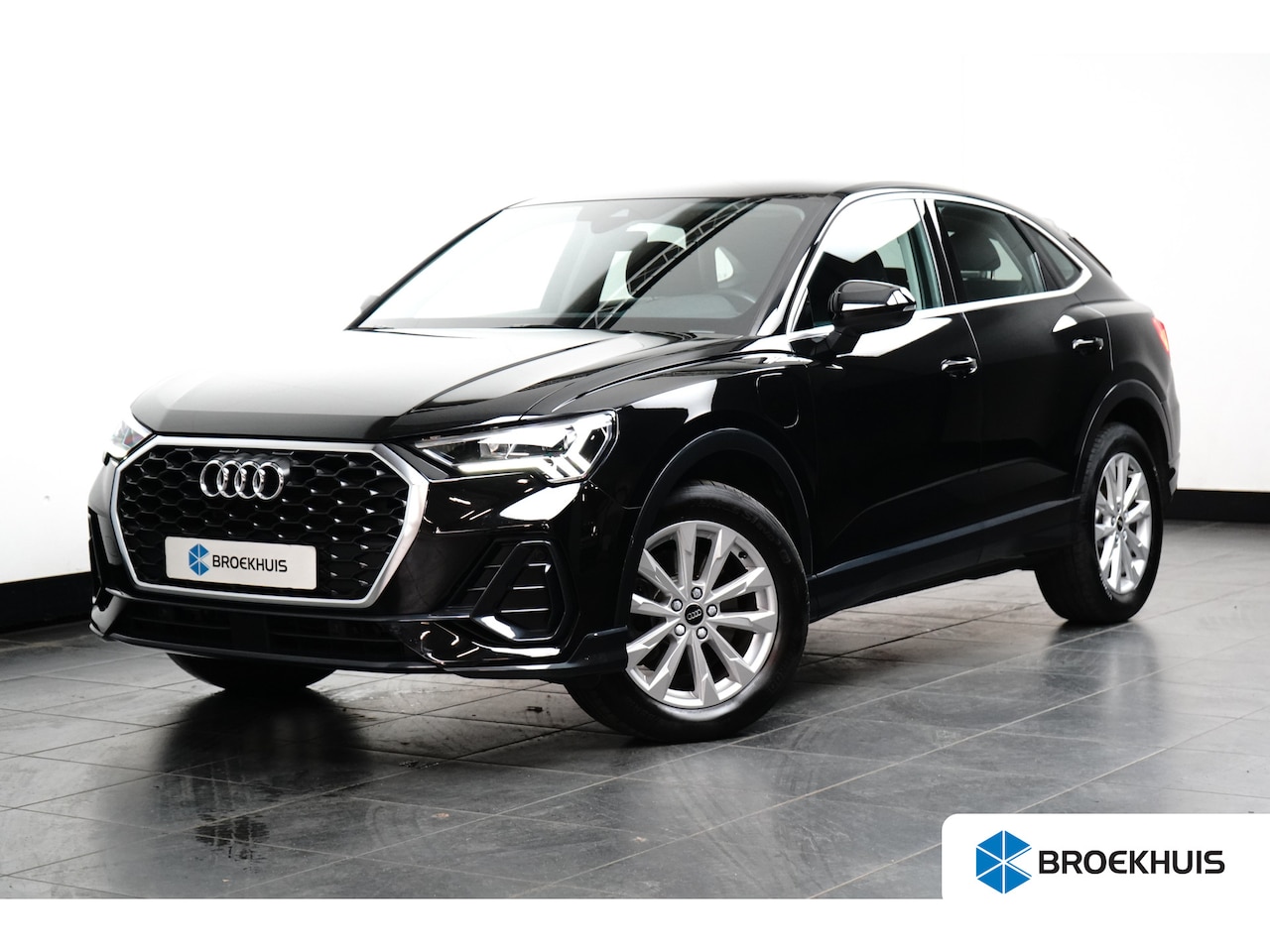 Audi Q3 Sportback - 45 TFSI e basis Airco | Camera| Cruise Control | DAB | Elek. Klep | Leder | LMV 18" | LED - AutoWereld.nl