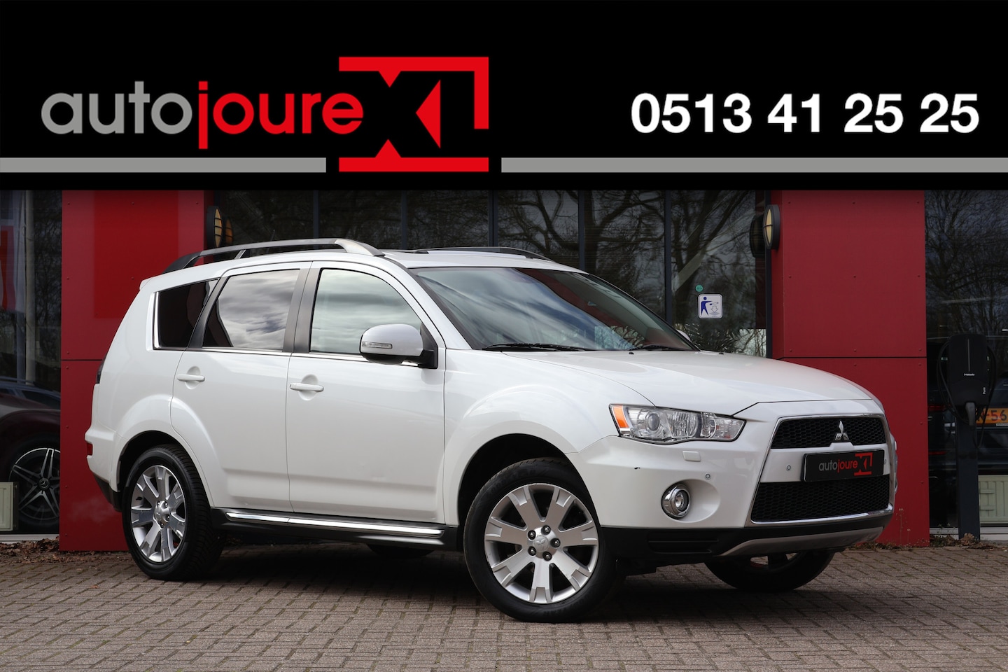 Mitsubishi Outlander - 2.0 Edition Two | Automaat | Origineel NL | Schuif-/kanteldak | Camera | Trekhaak | - AutoWereld.nl