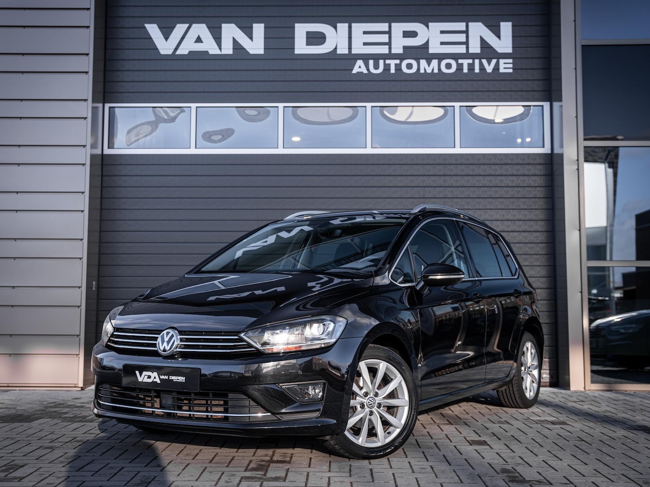 Volkswagen Golf Sportsvan - 1.4 TSI Highline Business - Stoelverw. l Massage l ACC l Trekhaak l PDC l Bleutooth - AutoWereld.nl