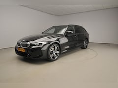 BMW 3-serie Touring - 330e | M-Sportpakket | LED | Navigatie | Trekhaak | Sportstoelen | Keyles go | Stoelverwar