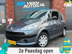 Peugeot 1007 - 1.4 Urban Trekhaak Nieuwe APK NAP