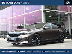 BMW 5-serie Touring - 530e Automaat / Panoramadak / Trekhaak / Bowers & Wilkins / M Multifunctionele Stoelen / A