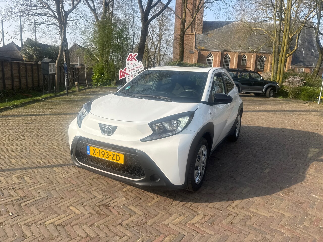 Toyota Aygo X - 1.0 VVT-i Play 2e paasdag open 12 tot 16 uur carplay/camera - AutoWereld.nl