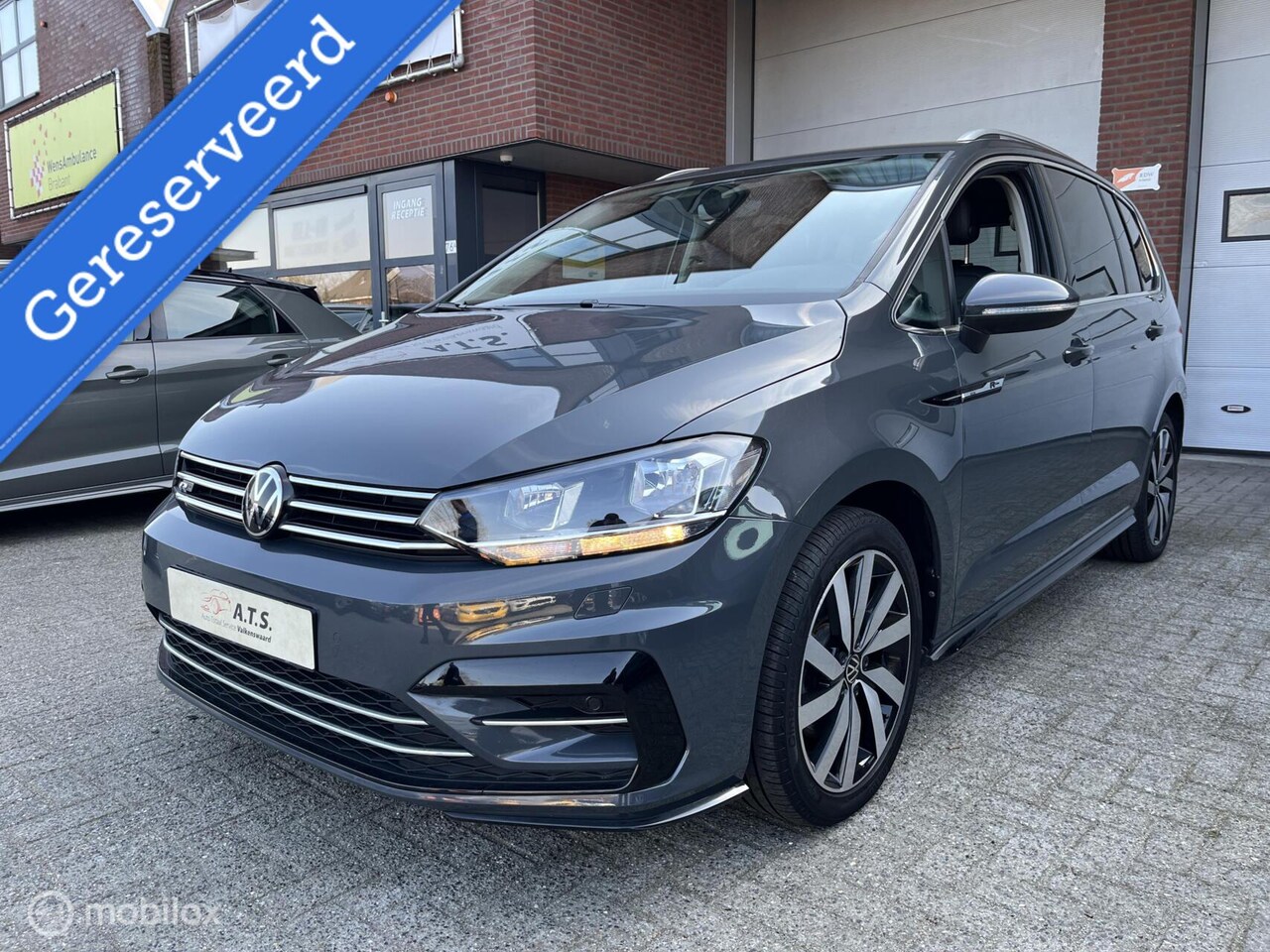 Volkswagen Touran - 1.5 TSI 7P R-LINE*ACC*CAMERA*TREKHAAK*LEDER* - AutoWereld.nl