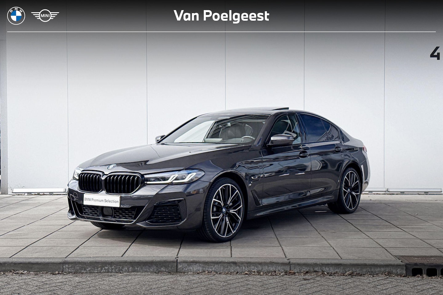 BMW 5-serie - Sedan 520e High Executive M-Sport 20 Inch / Stuurwielrand Verwarming / Automatische Achter - AutoWereld.nl